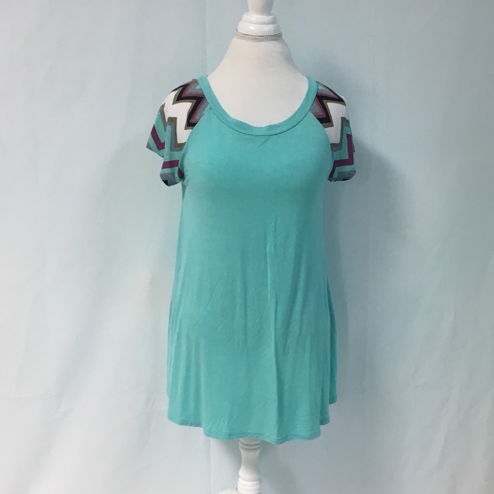 Emerald Chevron Top - Picture 1 of 4